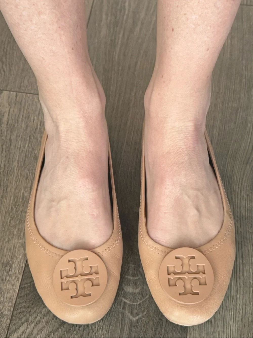 Tory Burch Minnie Reva Nude/Tan Logo Ballet Flats